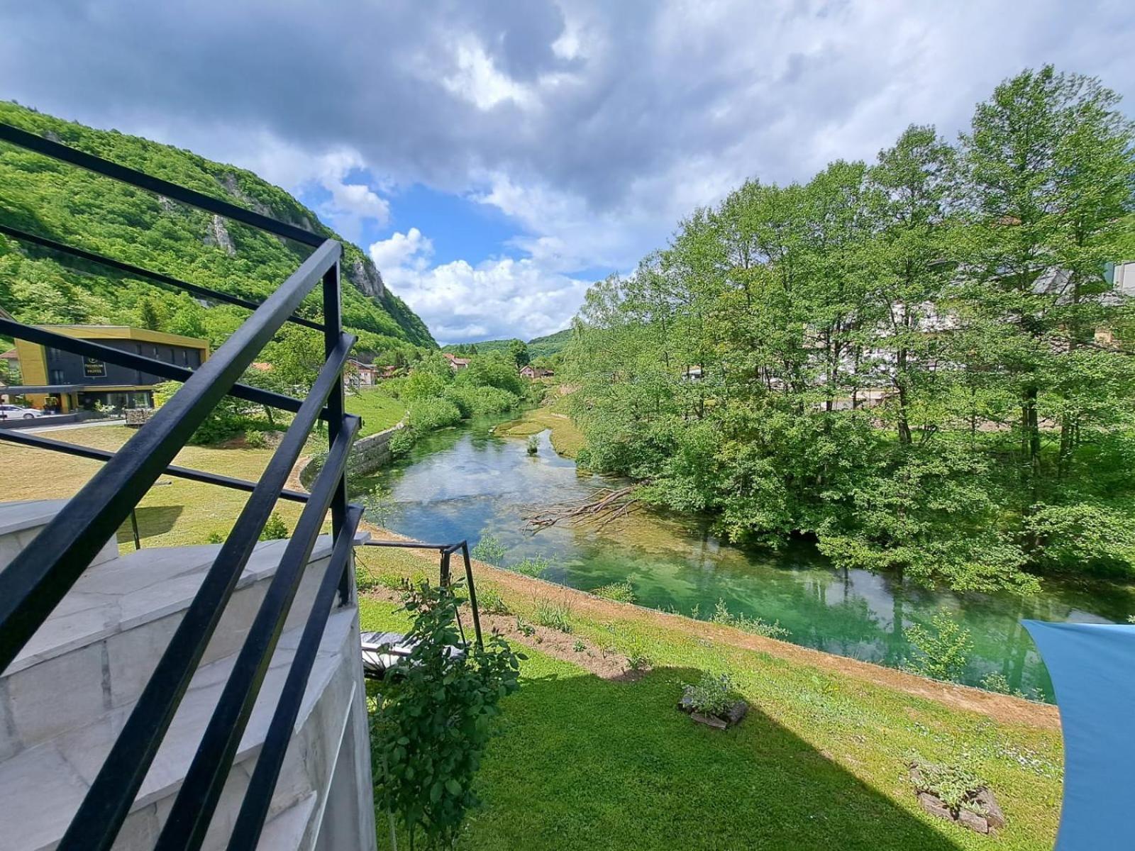 Sobe Zizi Bed & Breakfast Jajce Exterior photo